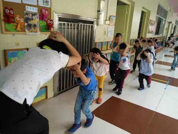 【和·教育】地震安全教育与紧急疏散演练